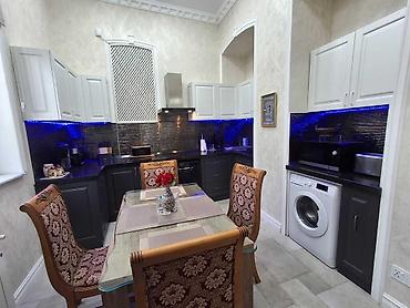 samaxi kirayə evlər gunluk: Bakı, Bayıl, 5 otaqlı, Köhnə tikili, m. Sahil, 150 kv. m — 6
