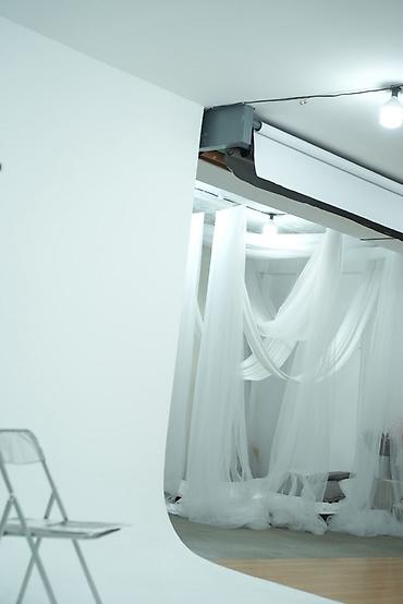 Аренда помещений свободного назначения: Фотостудия для аренды Светлое минималистичное пространство с — 11