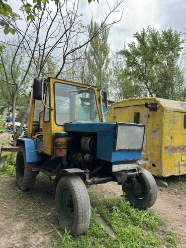 Сельхозтехника: Продаю трактор т25 в комплекте косилка борозки грабли в идеальном