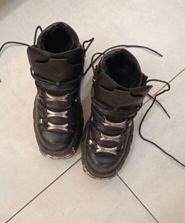 обувь зимние: Ботинки и ботильоны 39, цвет - Черный
