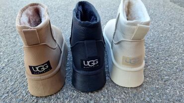 Ugg obuća: Ugg čizme, bоја - Bež — 2