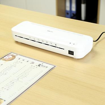 ламинатор: Deli firmasından növbəti əfsanə 2132 modeli A4 laminator sizin — 2