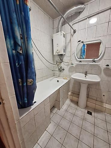 Недвижимость: 8 km bazarının yanı, 251 nömrəli məktəbin yanında 3 otaqlı mənzil — 5