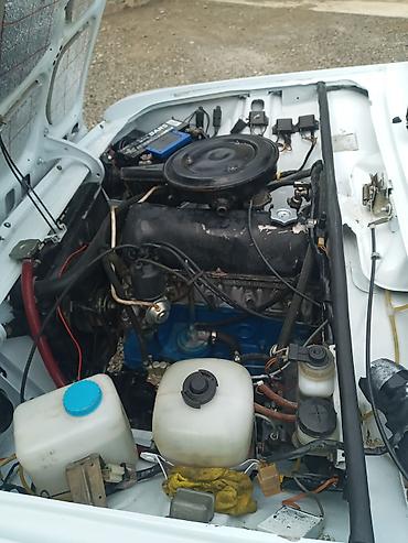 VAZ (LADA): Model: VAZ 2106 (klassik “altılı”) Kuzov rəngi: ağ Kuzov: sedan, xrom — 13