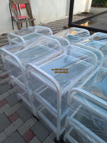 Rəflər, etajerkalar: ➡️Etajerkalar şüşəli,ağ və qara rənglərdə. Bir başa sexdən satış ən — 15