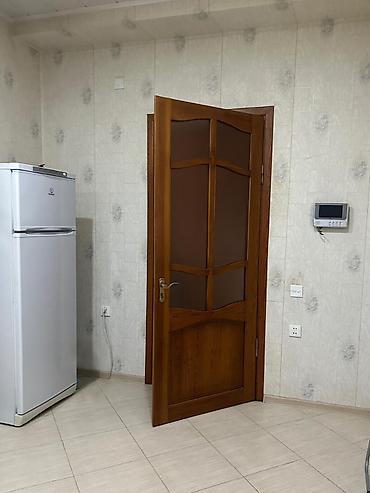 Daşınmaz əmlak: 🏠 DAİMİ QALMAQ ÜÇÜN XANIM OTAQ YOLDAŞI AXTARILIR Təmizliyə və — 1
