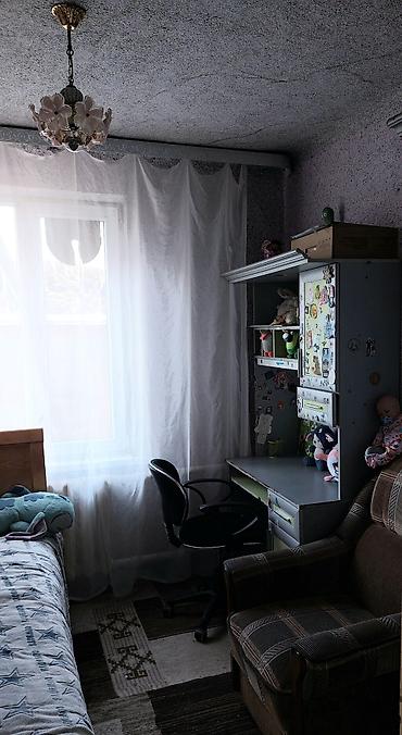 Продажа коттеджей и домов: Продается Полдома с двором, навесом, хозпостройками. Размер земельного — 6