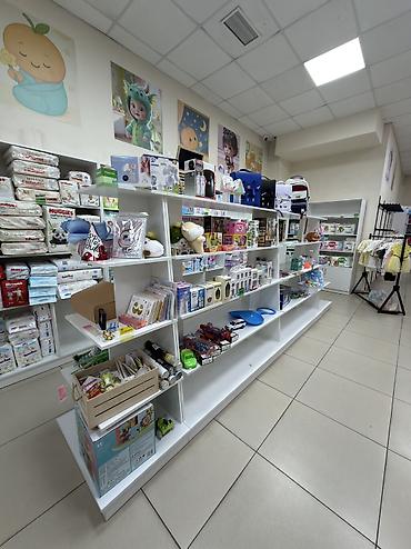 Шкафы: Продается комплект мебели для магазина Ресепшн-20 тыс Высота 1, 150 at lalafo.kg — 3 Шкафы: Продается комплект мебели для магазина Ресепшн-20 тыс Высота 1, 150 — 3