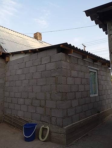 Продажа коттеджей и домов: Продается жилой дом в центре г. Карабалта в районе сахзавода. На — 4