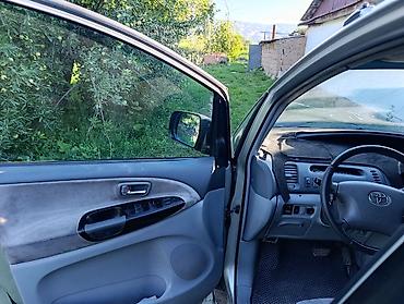 smart open: Toyota Avensis Verso: 2000 г., Минивэн — 2
