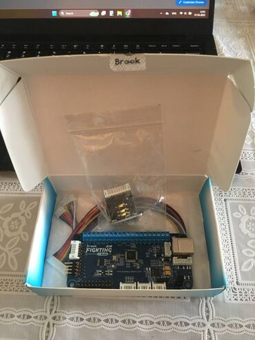 kohne komputerlerin alisi: Brook Fighting Board sxem lövhəsi Təzədir. İstifadə olunmayıb. Tayvan