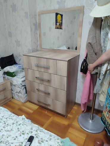 сейф для документов: Шифоньер, Колдонулган, Түз, түсү - Саргыч боз, Жыгач