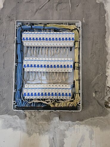 Электрики: Электрик | Установка стиральных машин, Демонтаж электроприборов, Монтаж выключателей Больше 6 лет опыта — 3