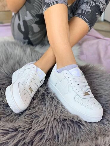 Patike: Air force patike od 36 do 46 za samo 3500 din
pb — 4