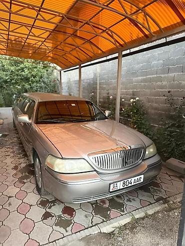 lincoln: Лимузин Lincoln Town Car Stretch, серебристый цвет. Ключевые — 2