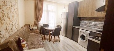 Uzunmüddətli kirayə mənzillər: 2otaqli ev 80kvm 3 oglana kiraye verilir.Yeni Yasamal Jasmin parkda