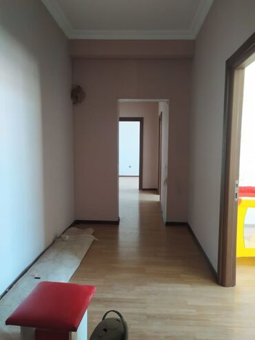 herbi papaq v Azərbaycan | Baş geyimləri: 3 otaqlı, 93 kv. m | Kombi, Mətbəx mebelli