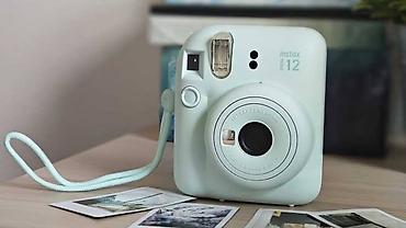 retro gramofon: Fujifilm Instax mini 12 instant fotoaparat - Rəng: açıq mavi (pastel — 1