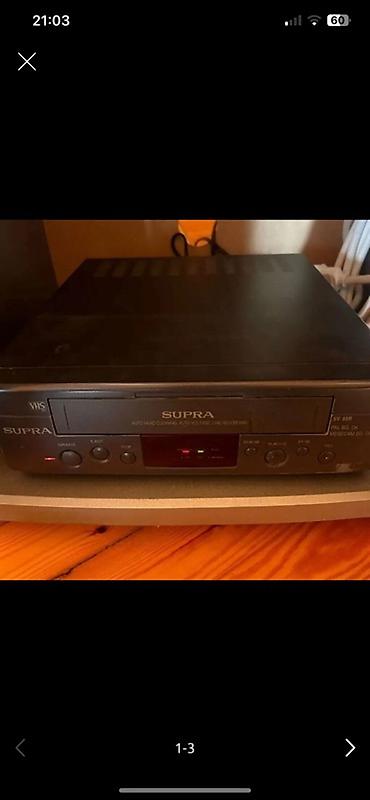 kaset calar: SUPRA VHS videomaqnitofon - Model: SUPRA SV-95R (ön panel üzərində — 1