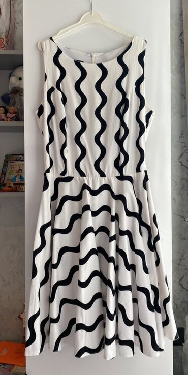 женские льняные штаны: Qara-ağ dalğalı naxışlı qadın paltarı - Rəng: ağ əsas, üzərində qara lalafo.az -da женские льняные штаны: Qara-ağ dalğalı naxışlı qadın paltarı - Rəng: ağ əsas, üzərində qara