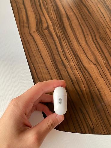 marshall qulaqciq: Salam. Airpods pro 2 cox ideal vezyetdedir hec bir problemi yoxdu — 4
