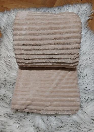 Ćebad i pokrivači: Mekane dekorativne prekrivače/ćebad sa reljefnim (rebrastim) dezenom — 5