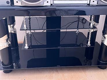 mega mebel: Şüşə və metal detallar ilə müasir TV stendi - Material: parlaq qara — 2
