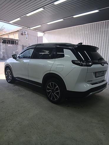 skyworth ev6: Weltmeister W6, 2022 г., 100000 км, Передний, В наличии — 6