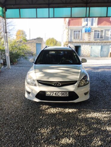 114 cars vaz: Hyundai i30: 1.4 l | 2012 il Universal