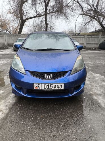 фит капот: Honda Fit: 2010 г., 1.5 л, Автомат, Бензин, Хетчбек