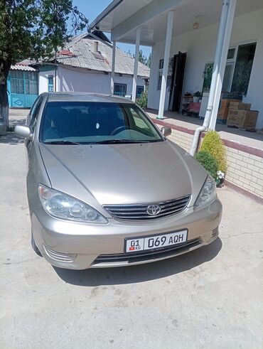 купить маленькую машину для женщины: Toyota Camry: 2004 г., 2.4 л, Автомат, Бензин, Седан