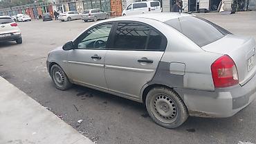 changan beni: Hyundai Accent: 1.4 l | 2006 il Sedan — 5