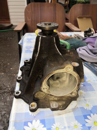 Автозапчасти: Водяная помпа Mercedes Benz W140