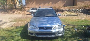 сатам же алмашам: Honda Accord: 2000 г., 1.8 л, Механика, Бензин, Седан