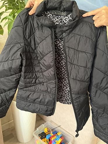 Стёганая женская куртка Guess оригинал Размер подойдет на S-M - at lalafo.kg Стёганая женская куртка Guess оригинал Размер подойдет на S-M -