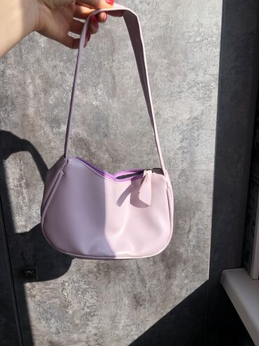 сумка фиолетовая: Сумочка багет отличное состояние