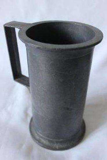 Staro posuđe i escajg: STARA MASIVNA KRIGLA SA ŽIGOM | Stara masivna livena krigla sa žigom — 7