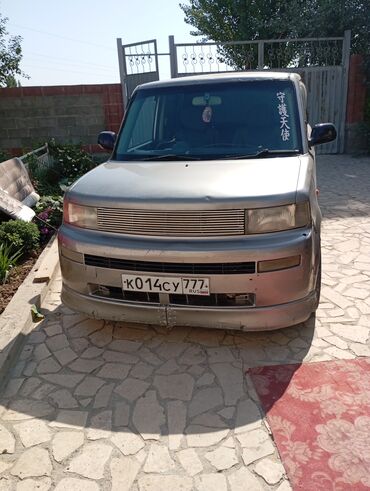 кузов сатылат: Toyota bB: 2001 г., 1.5 л, Автоматтык, Бензин, Хетчбек