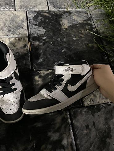 Детская обувь: Кроссовки Nike Air Jordan 1 Mid (детские/подростковые) - Тип — 2