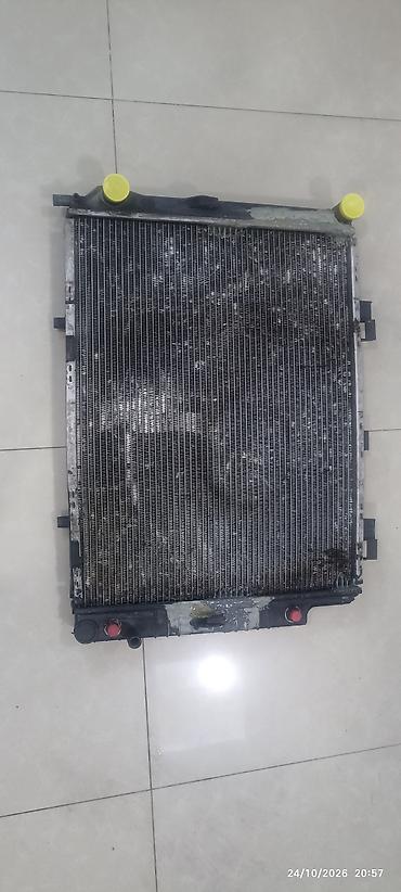 yag radiatoru: Mercedes-Benz 210, 1995 il, Orijinal, Almaniya, İşlənmiş — 1