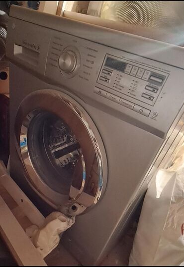 Divanlar: RumiPaltaryuyan az istifade olunub 320₼ satilir .Unvan Qaradag ray