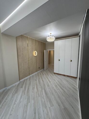 сдается 2 комнатная квартира в джале: 2 бөлмө, 66 кв. м, Элитка, 4 кабат, Дизайнердик ремонт