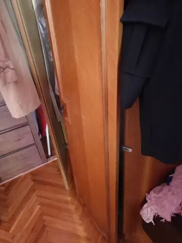 Ostali nameštaj: Popravka vrata na ormarima, stelovanje i zamena šarki 🛠 Usluge — 10
