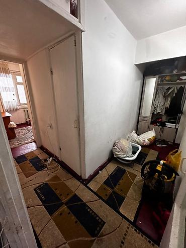 Балконные двери: Сдаётся. Депозит 15000 сом застеклённая лоджия/балкон с распашными — 3