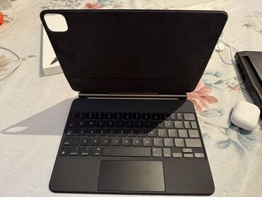 Klaviaturalar: Apple iPad Magic Keyboard – qara rəng - iPad üçün maqnitli klaviatura — 9