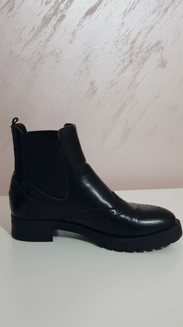 Gležnjače: Gležnjače, 38 — 2