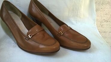 Ženska obuća: Cipele zenske Salvatore Ferragamo Italy br.38gaziste 24,5 cm.sve
