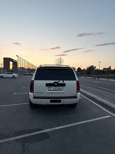 купить авто для такси: Cadillac Escalade: 2007 г., 6.2 л, Автомат, Газ, Внедорожник — 9