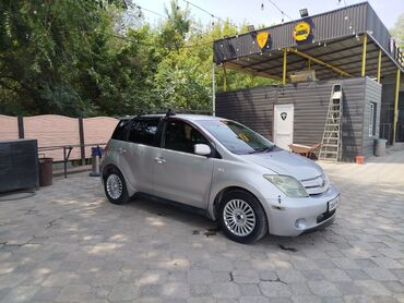 машина инамарка: Toyota ist: 2003 г., 1.5 л, Автоматтык, Бензин, Хетчбек