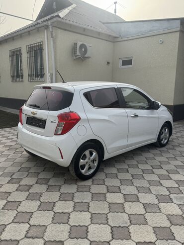Chevrolet: Chevrolet Spark: 2016 г., 1 л, Вариатор, Бензин, Хэтчбэк — 4
